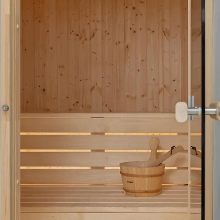 فيلة Serenity Waves 5 لارنكا