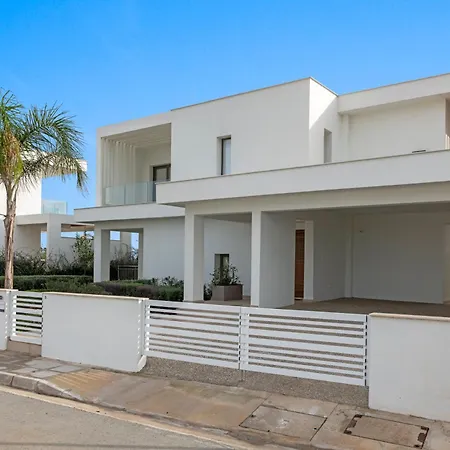 Serenity Waves 5 لارنكا