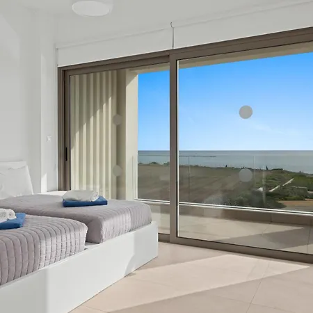Serenity Waves 5 * לרנקה